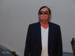 Künstler helfen Kinder - Mit Musik zur Menschlichkeit